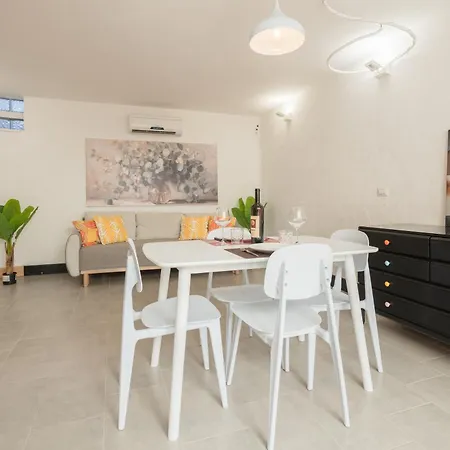 All'ombra Dell'ulivo Centro Citta' Tra Parchi, Mare E Cagliari Apartment *